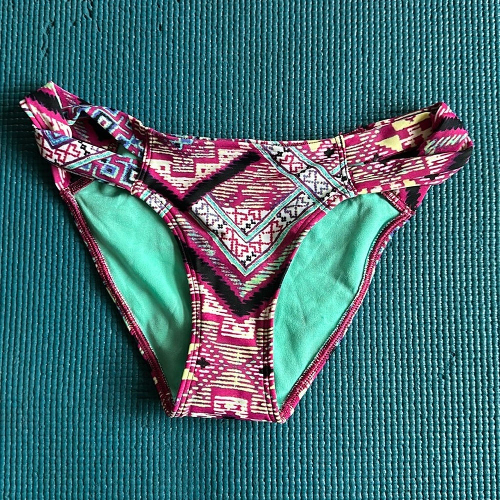 Hollister Pink White Yellow Blue Patterned Bikini Bottoms XS NWT Swim
